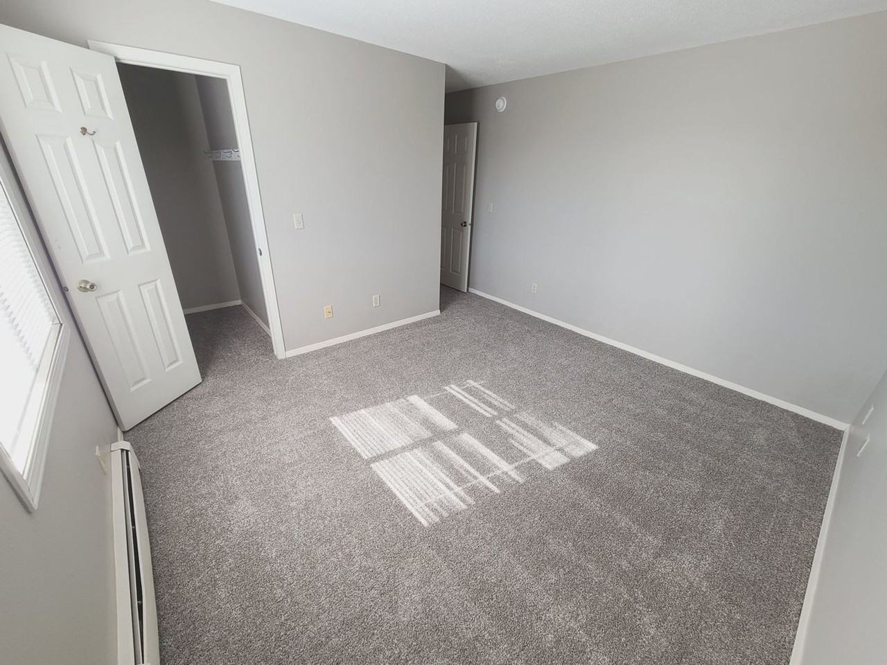 761 E Anamosa St - Photo 3 of 29