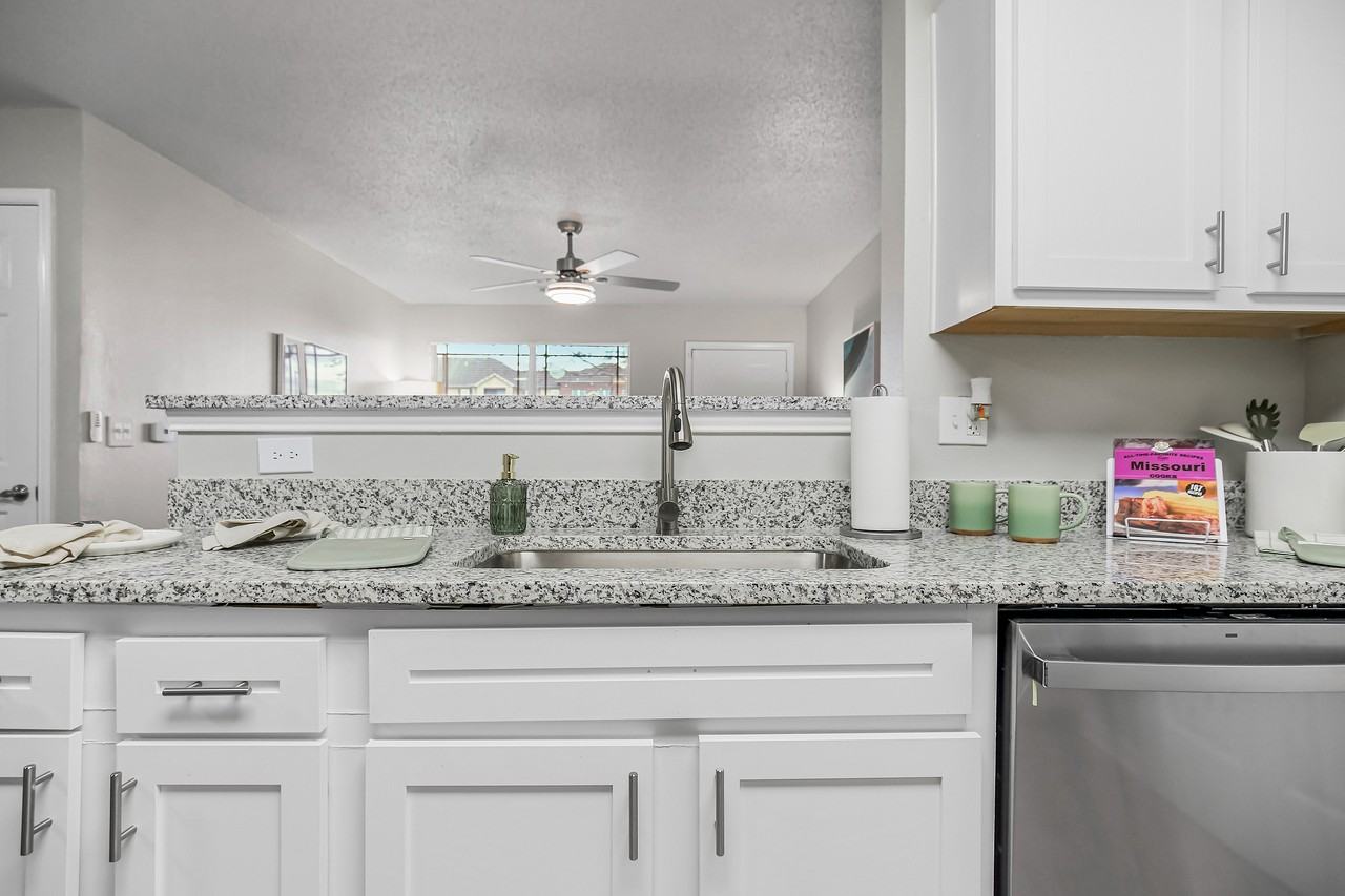 Lakewood Terrace - Photo 3 of 38