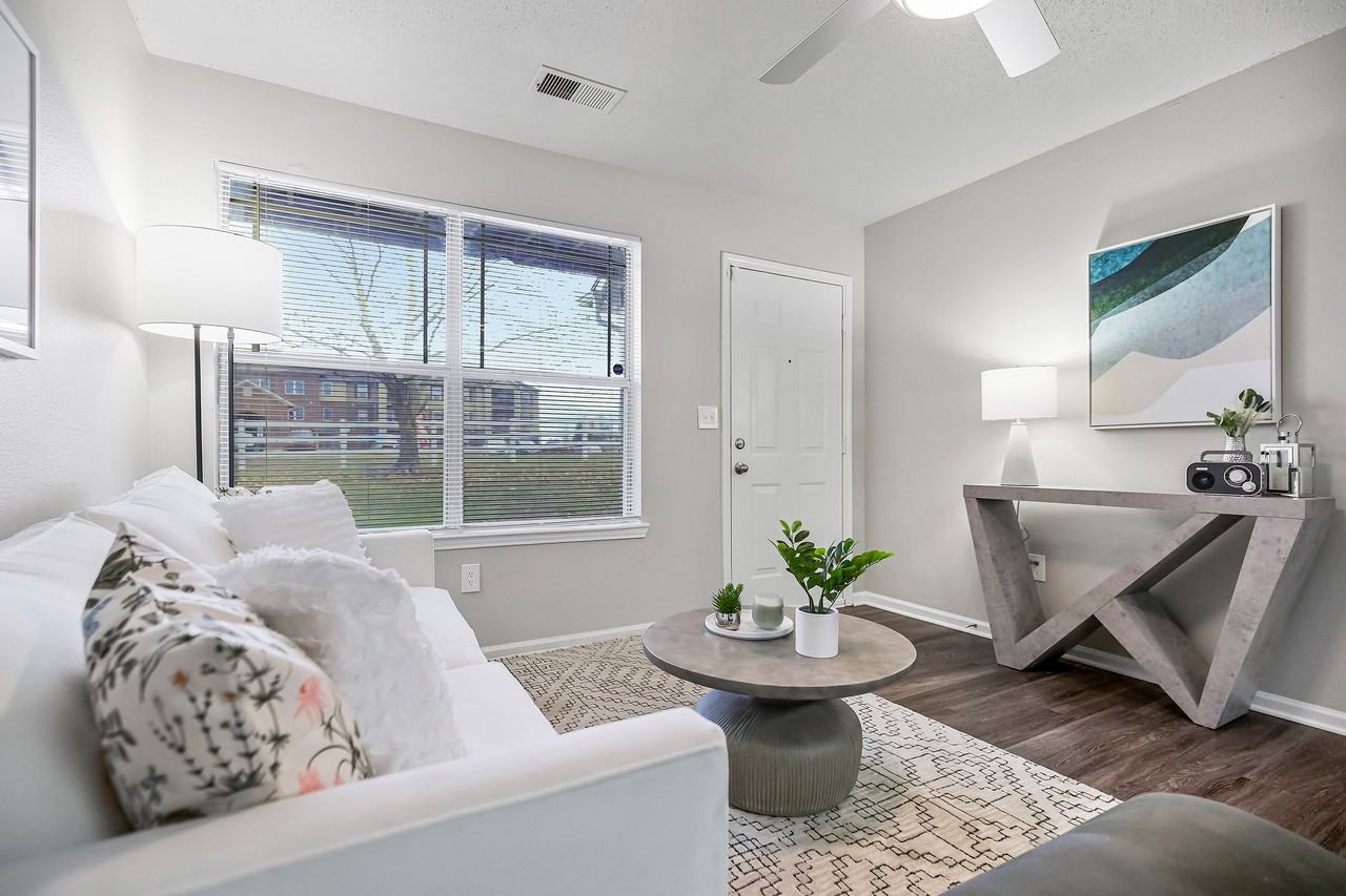 Lakewood Terrace - Photo 5 of 38