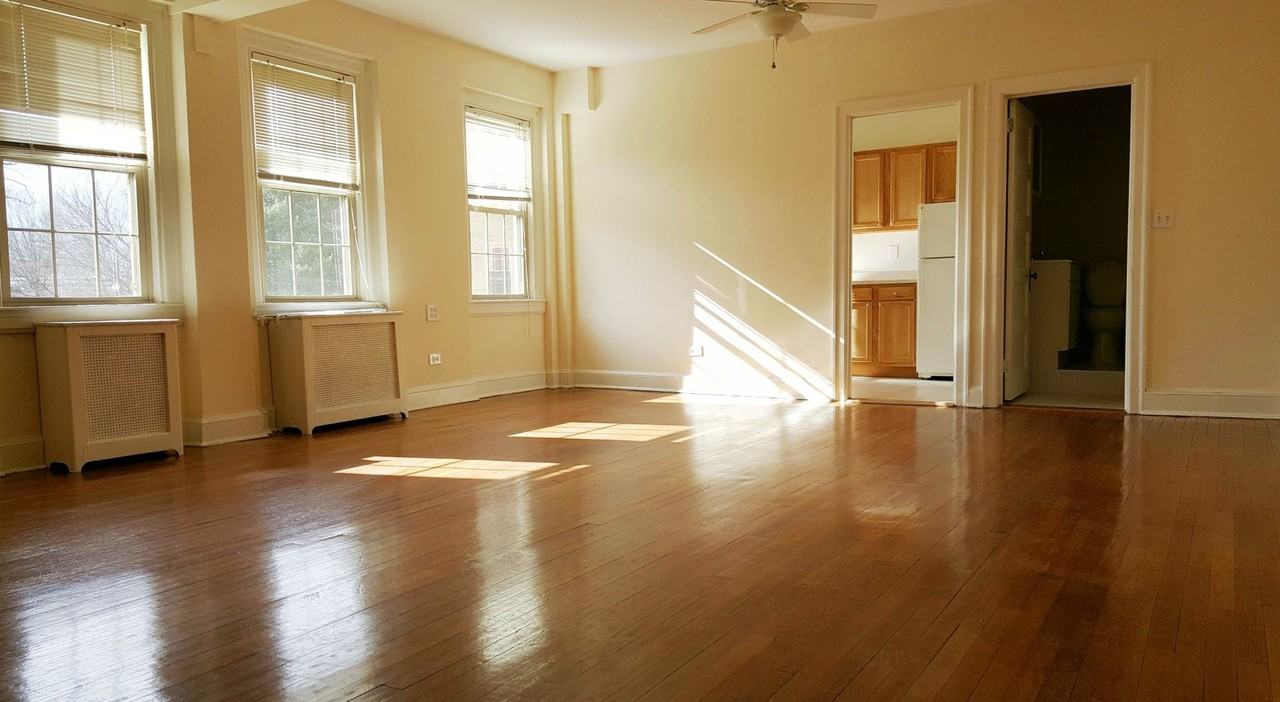 3925 Beech Ave - Photo 2 of 26