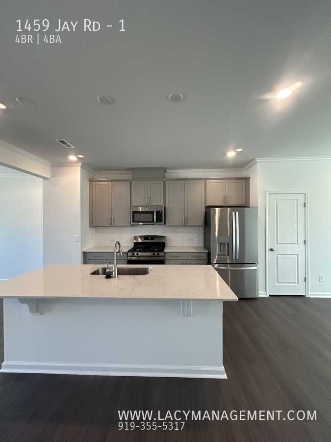 1459 Jay Rd - Photo 3 of 31
