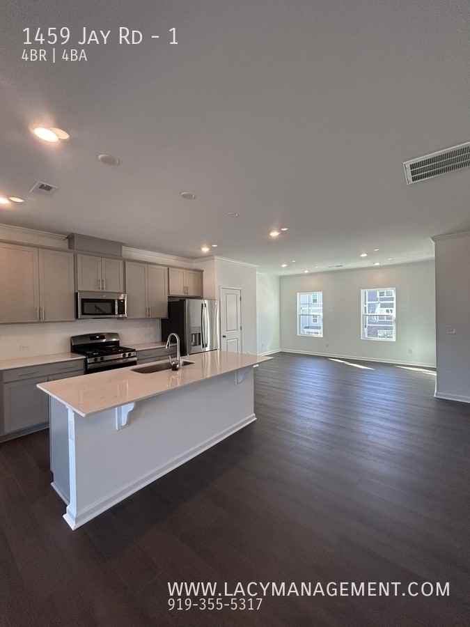 1459 Jay Rd - Photo 4 of 31