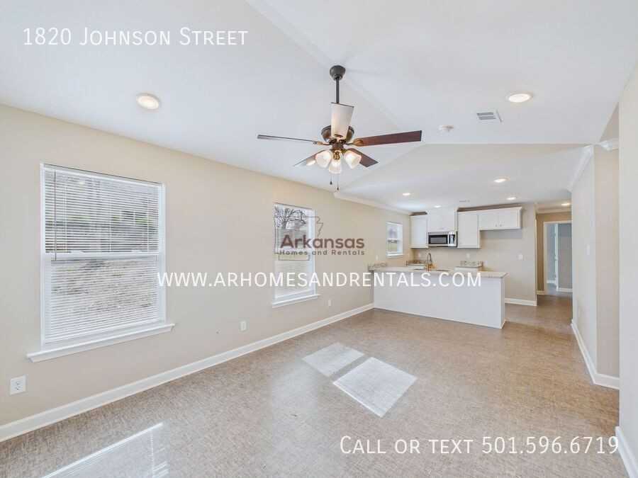 1820 Johnson St - Photo 3 of 12