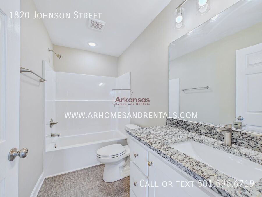 1820 Johnson St - Photo 6 of 12