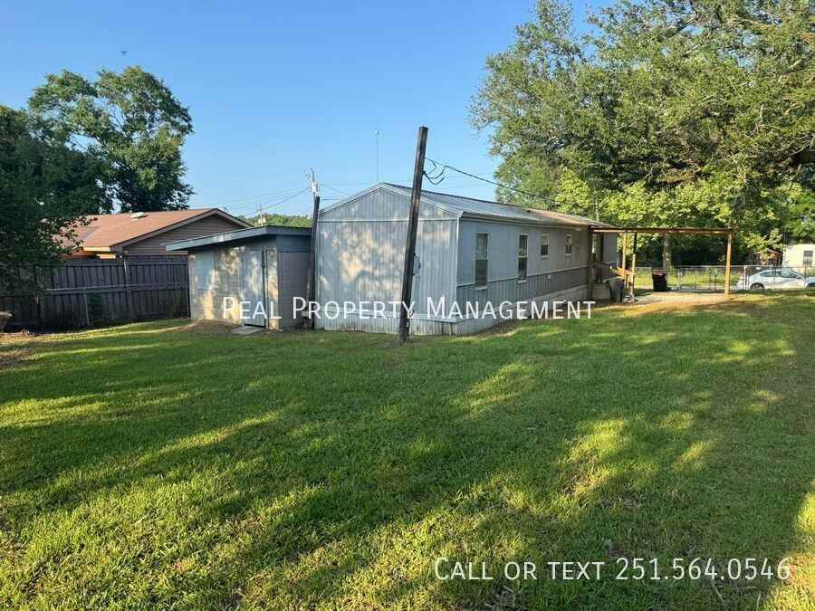 3101 Western Hills Dr W - Photo 2 of 28