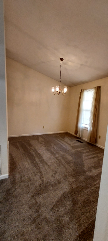 205 Hicks Dr - Photo 5 of 19