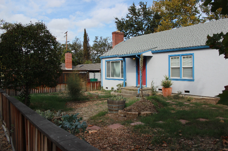 1010 S Cloverdale Blvd - Photo 2 of 20