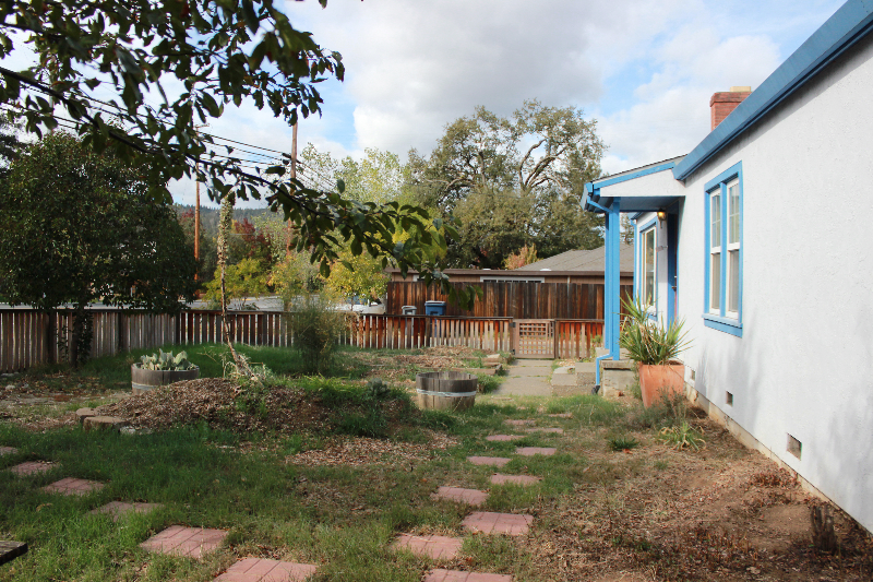 1010 S Cloverdale Blvd - Photo 3 of 20