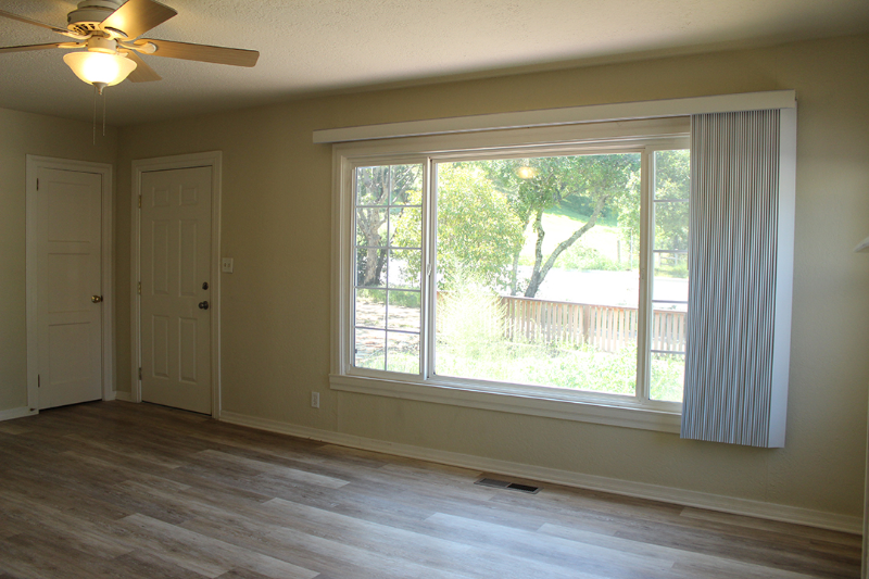 1010 S Cloverdale Blvd - Photo 5 of 20