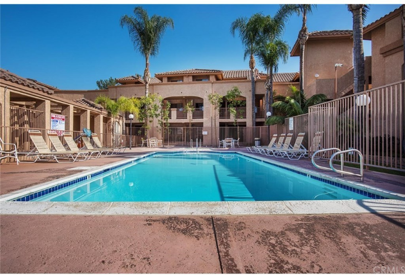 4151 Hathaway Ave - Photo 2 of 18