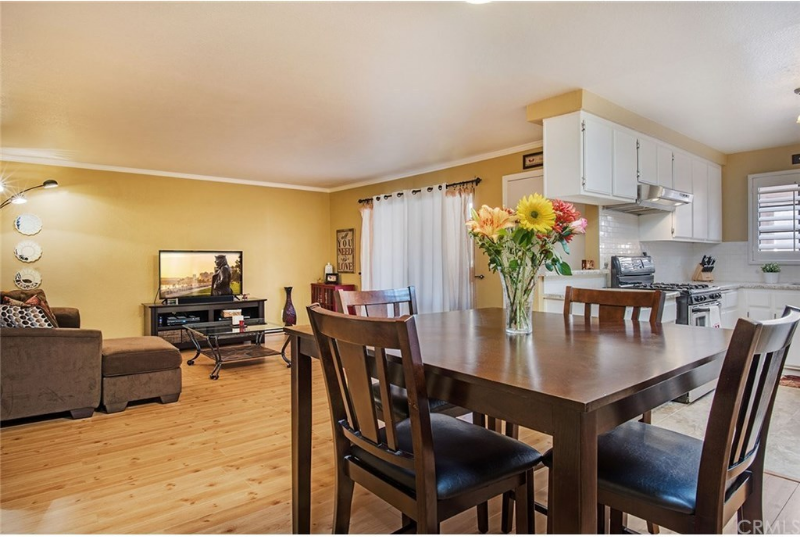 4151 Hathaway Ave - Photo 5 of 18