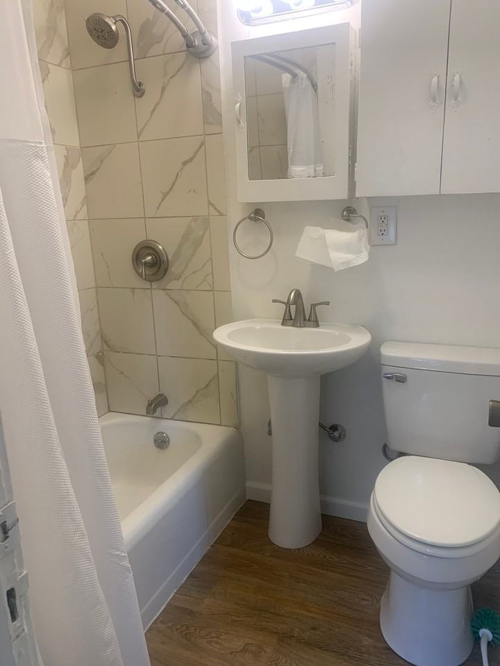 802 Brigham Ave - Photo 4 of 7