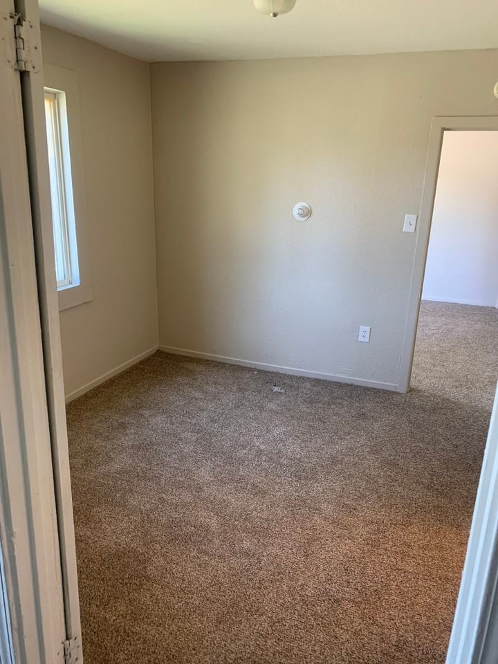 802 Brigham Ave - Photo 5 of 7