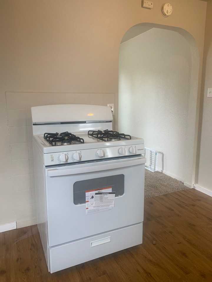 802 Brigham Ave - Photo 6 of 7