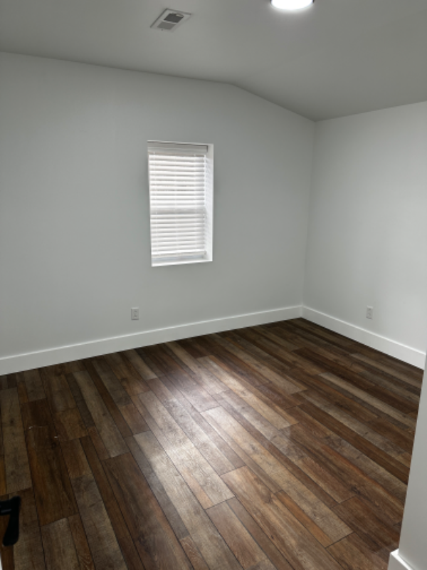 907 Michigan Ave - Photo 7 of 12