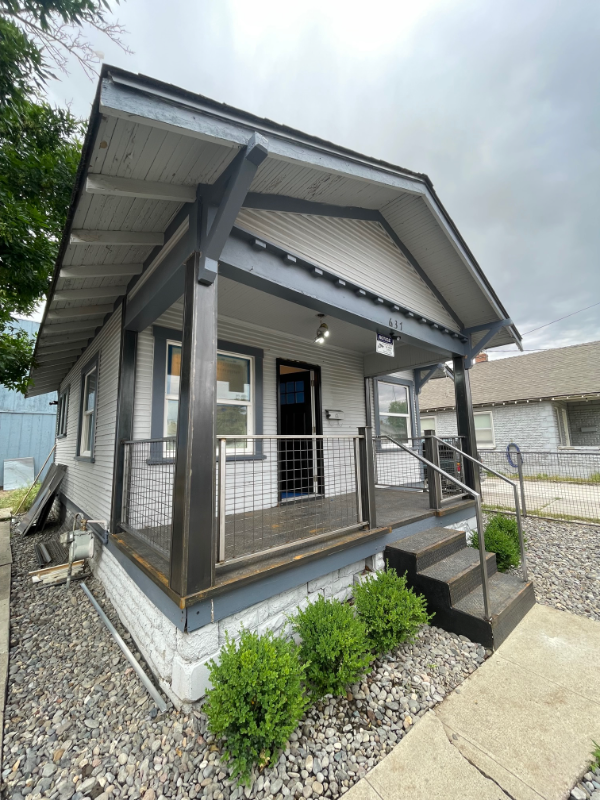 637 Morrill Ave - Photo 2 of 4