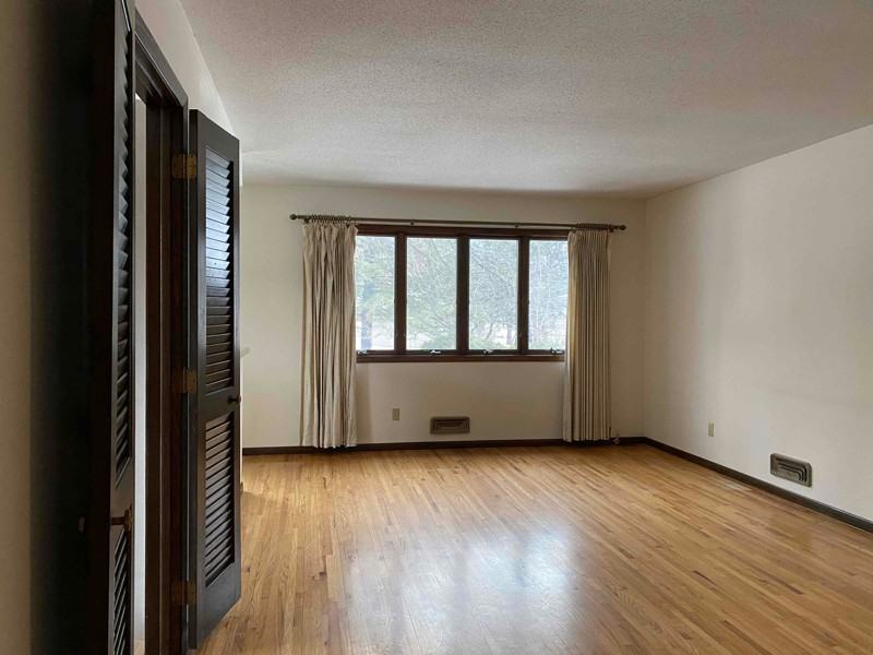 425 Edgewood Ave - Photo 3 of 21