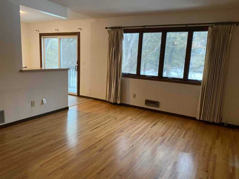 425 Edgewood Ave - Photo 4 of 21