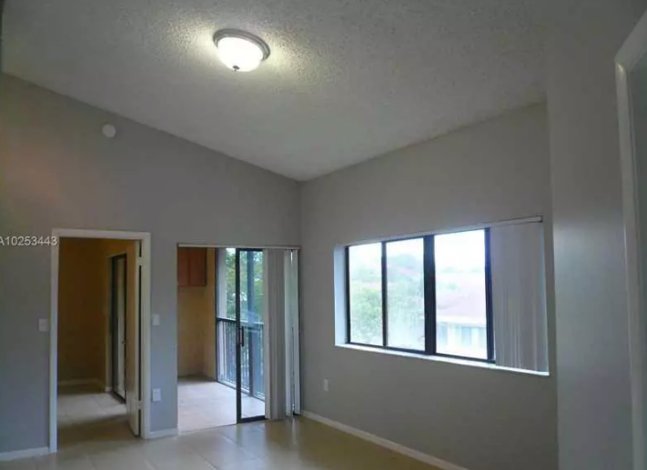 2445 Sw 18th Ter #4 - Photo 7 of 29