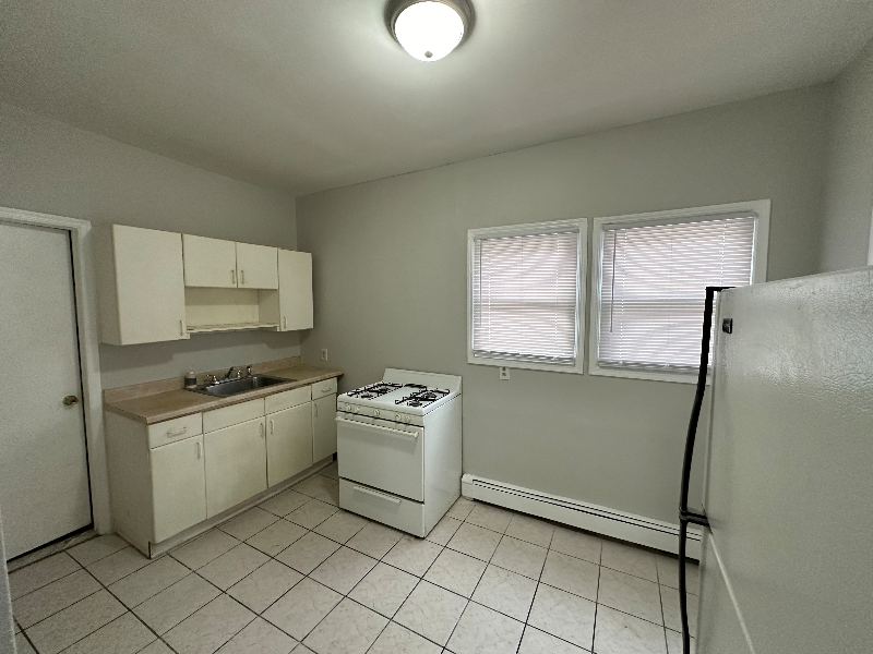 1131 Main St - Photo 4 of 7