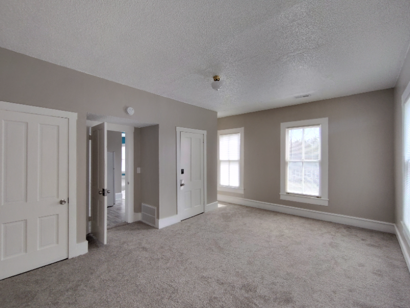 424 W Main St #C - Photo 2 of 10