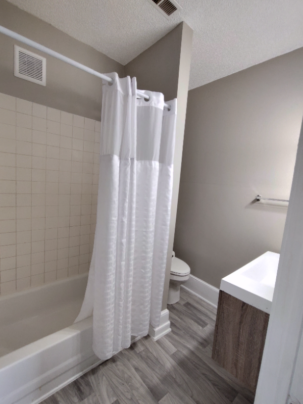 424 W Main St #C - Photo 3 of 10