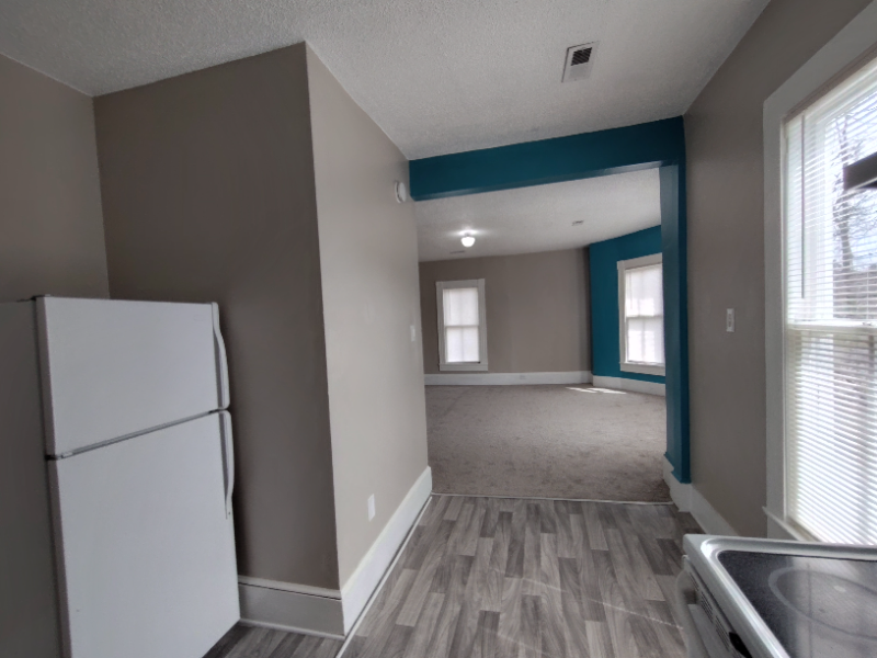 424 W Main St #C - Photo 4 of 10