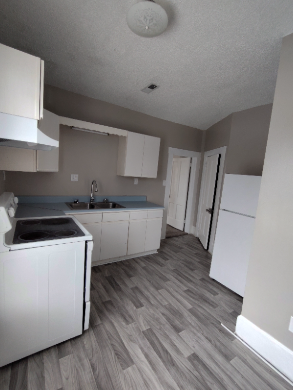 424 W Main St #C - Photo 5 of 10
