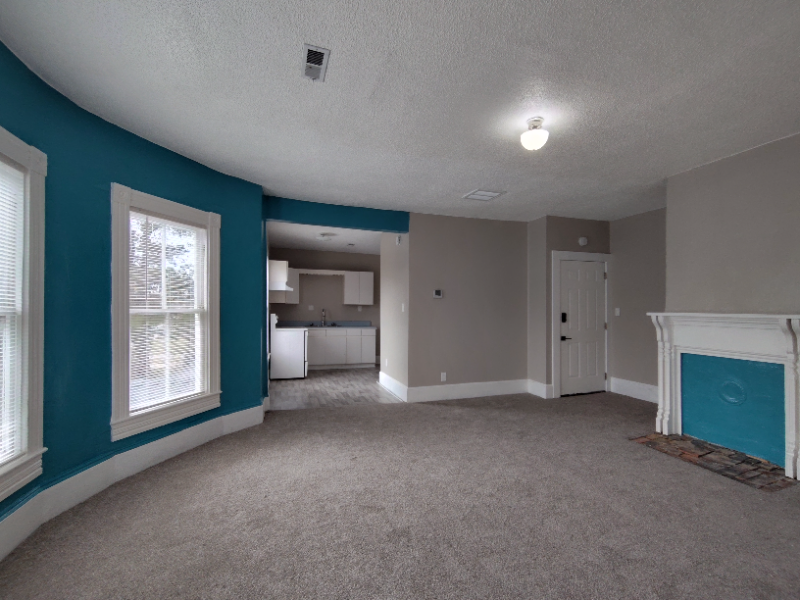424 W Main St #C - Photo 7 of 10