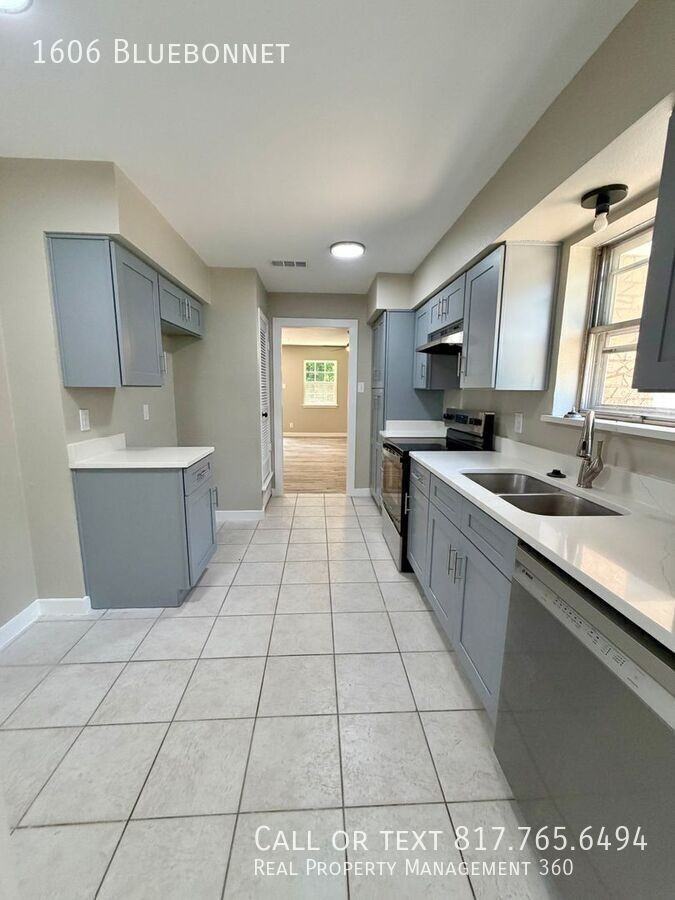 1606 Bluebonnet Trl - Photo 4 of 21