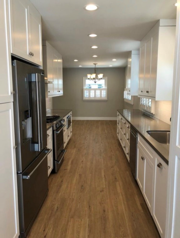 413 W Acacia Ave - Photo 2 of 26