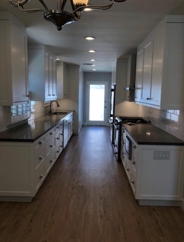 413 W Acacia Ave - Photo 3 of 26