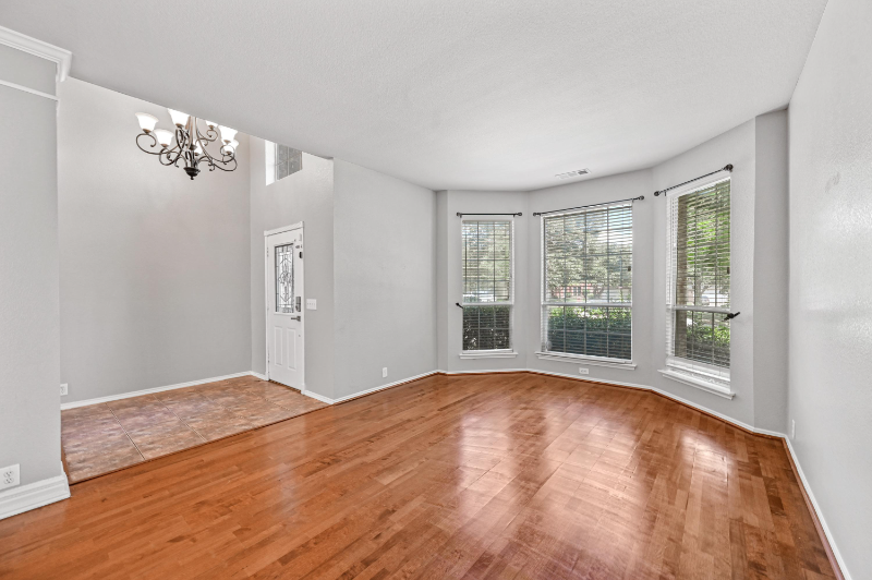 3005 Manor Green Blvd - Photo 2 of 18