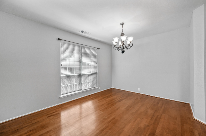 3005 Manor Green Blvd - Photo 3 of 18