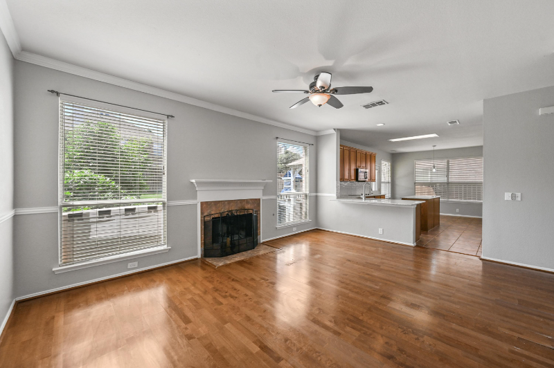 3005 Manor Green Blvd - Photo 5 of 18