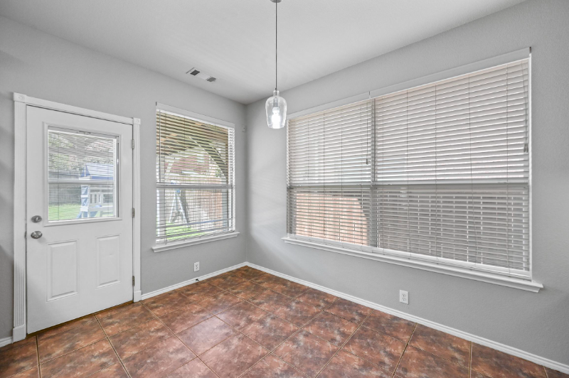 3005 Manor Green Blvd - Photo 7 of 18