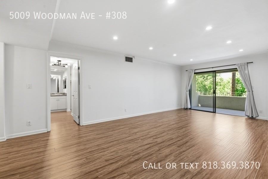 5009 Woodman Ave #308 - Photo 3 of 31