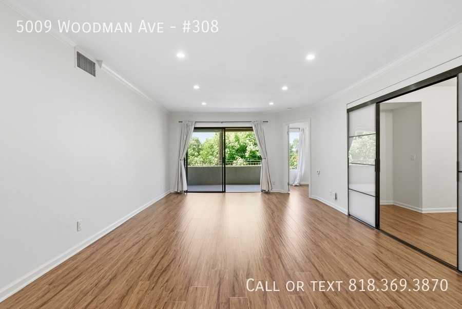 5009 Woodman Ave #308 - Photo 4 of 31