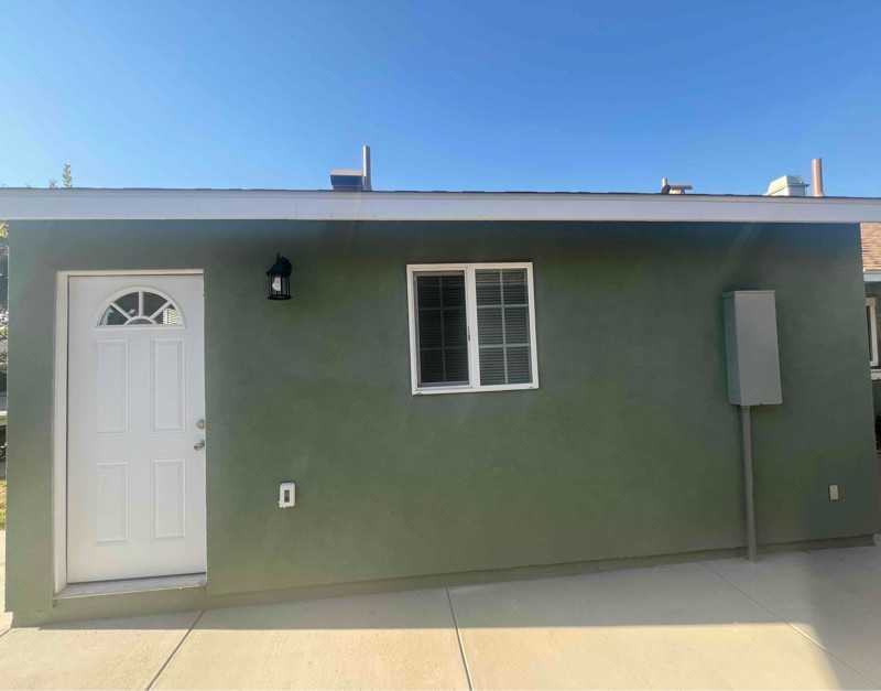 1524 Lark St - Photo 2 of 6