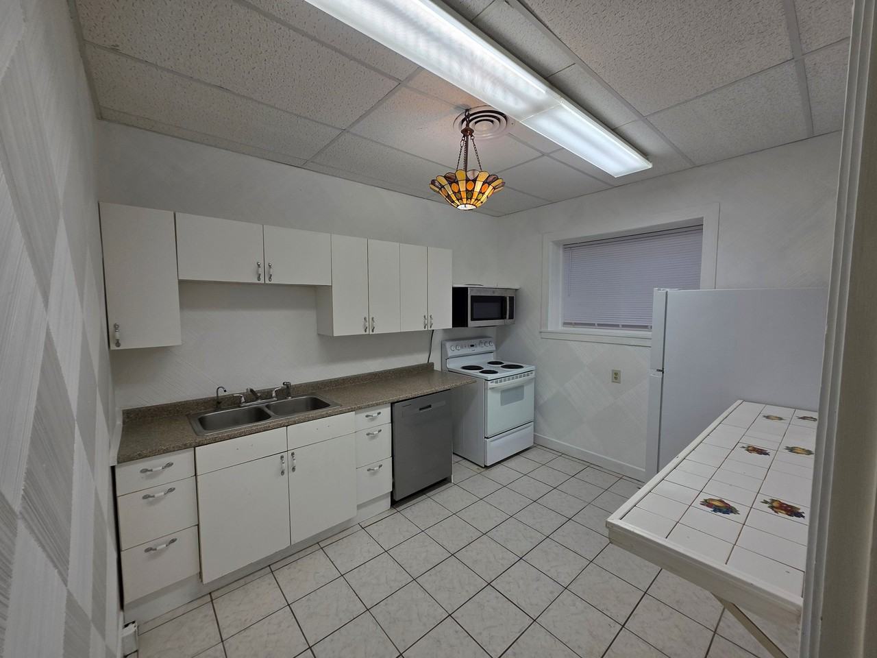 64 Kenyon St #1stFL - Photo 3 of 12