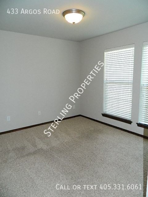 433 Argos Rd - Photo 4 of 24