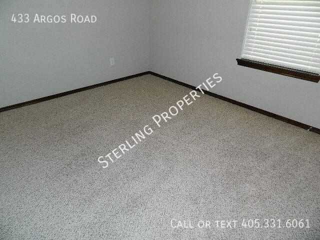 433 Argos Rd - Photo 5 of 24