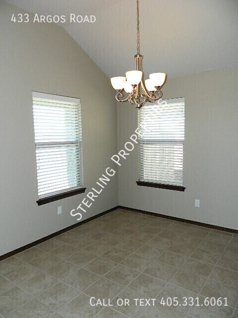 433 Argos Rd - Photo 6 of 24