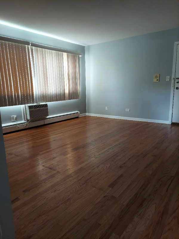 320 Beach Ave - Photo 6 of 25