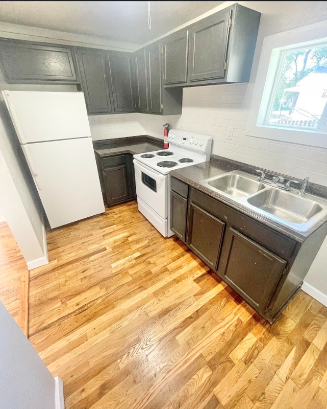 715 Utica Ave - Photo 2 of 7