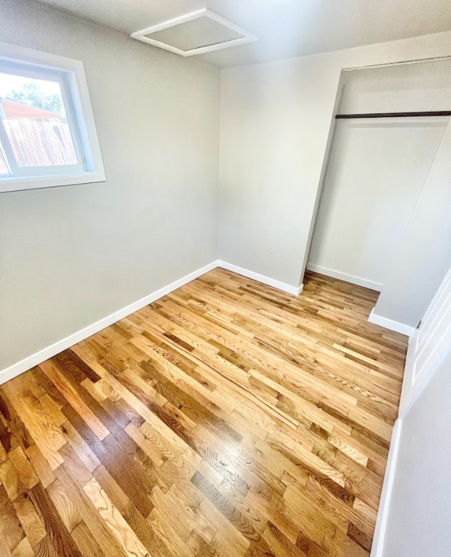 715 Utica Ave - Photo 5 of 7