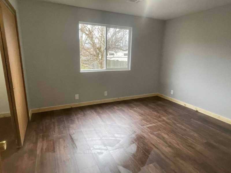 705 Hall St #2 - Photo 4 of 4