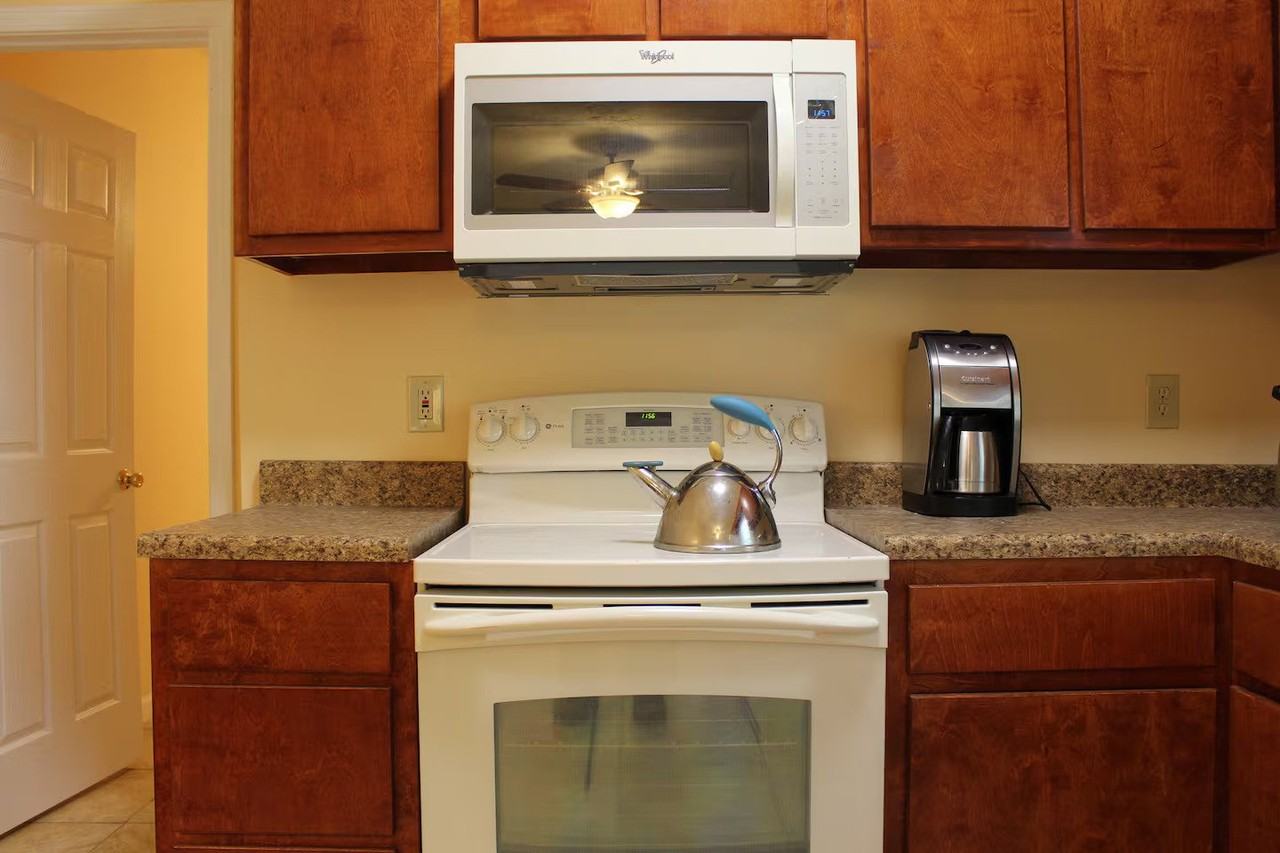 4168 Connor Dr - Photo 3 of 6