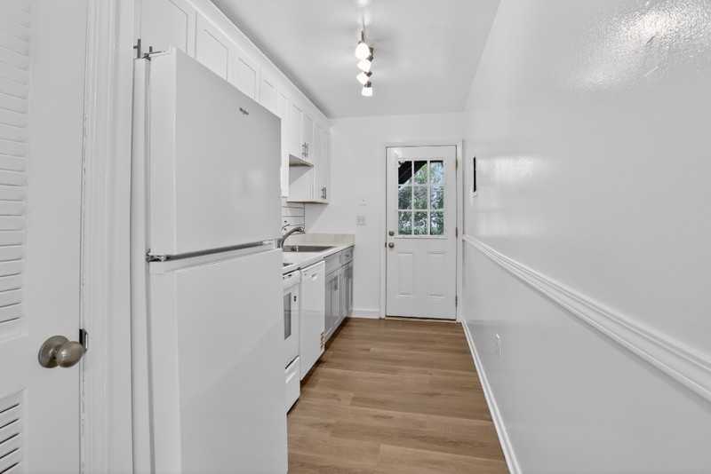 463 Bmedlock Road #B - Photo 4 of 32