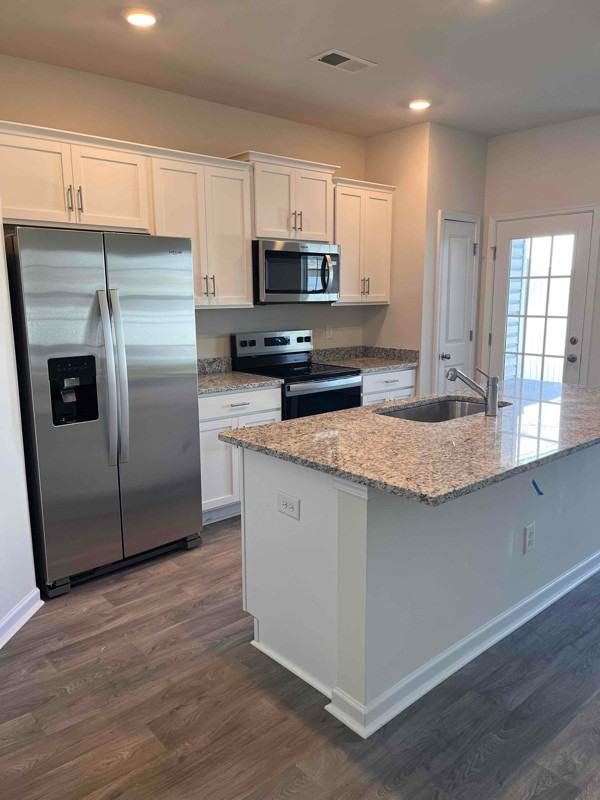 1911 Frost Dr - Photo 4 of 33